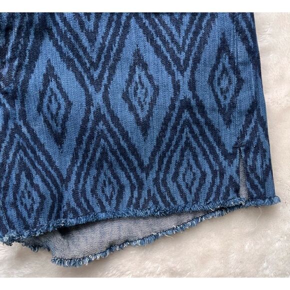 7 for All Mankind 7FAM Allover Diamond Pattern Raw Hem Cutoff Jean Shorts, 32 - Picture 5 of 14